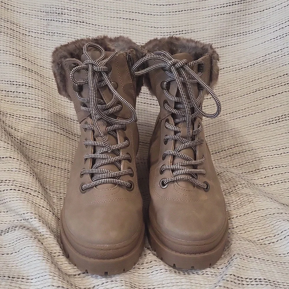 Boots - Picture 2 of 4